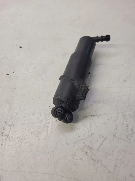 SPRYSKIWACZ REFLEKTORA PRAWY AUDI A5 8T 8T0955102