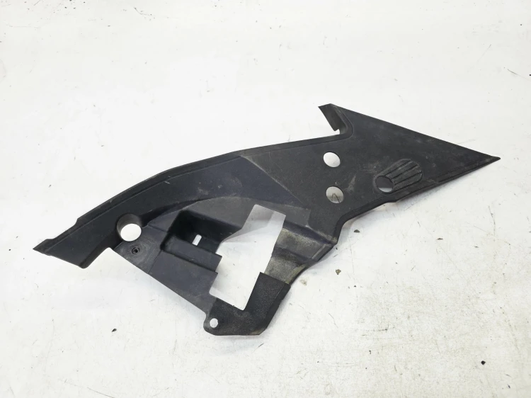 LISTWA GÓRNA REFLEKTORA NAKŁADKA PRAWY PRZÓD AUDI A6 C8 4K0805286