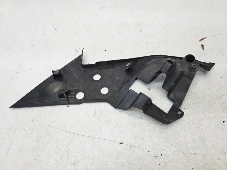 LISTWA GÓRNA REFLEKTORA NAKŁADKA PRAWY PRZÓD AUDI A6 C8 4K0805286