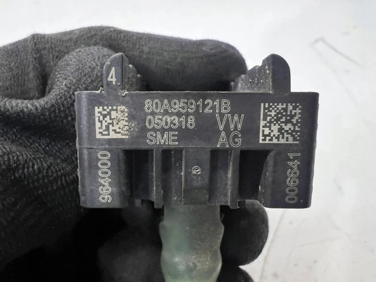 CZUJNIK OCHRONY PIESZYCH AUDI Q5 FY 80A959121B