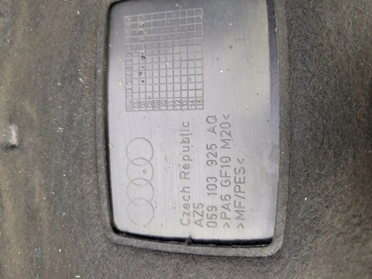 OSŁONA POKRYWA SILNIKA 2.7 3.0 AUDI 059103925AQ