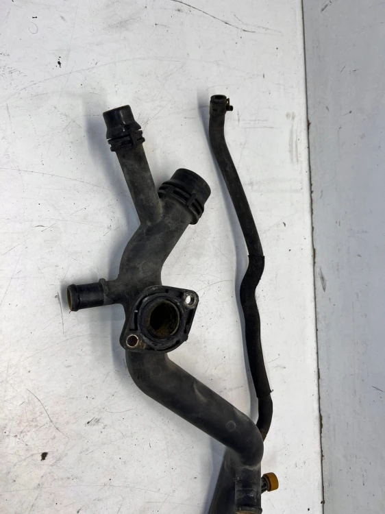 RURA PRZEWÓD WODY AUDI A6 C6 2.4 3.2 06E121045E