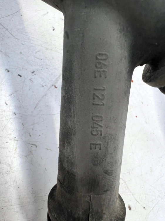 RURA PRZEWÓD WODY AUDI A6 C6 2.4 3.2 06E121045E