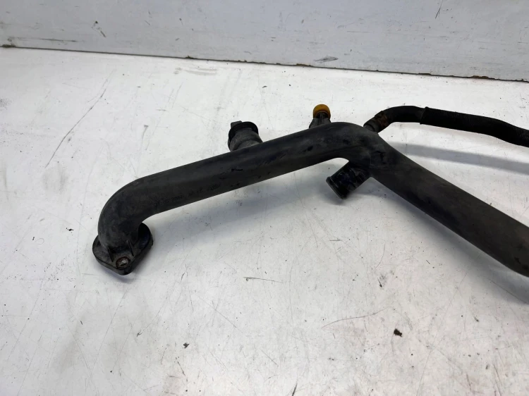 RURA PRZEWÓD WODY AUDI A6 C6 2.4 3.2 06E121045E