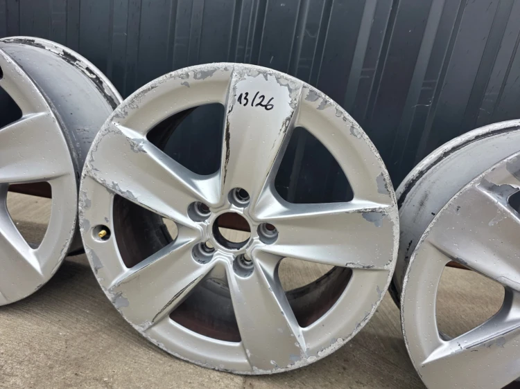 FELGI FELGA KOMPLET VW SKODA AUDI A3 A4 A6 7.5J R17 ET56 8P0601025AR 13/26
