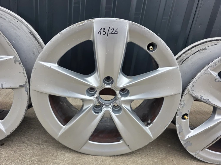 FELGI FELGA KOMPLET VW SKODA AUDI A3 A4 A6 7.5J R17 ET56 8P0601025AR 13/26