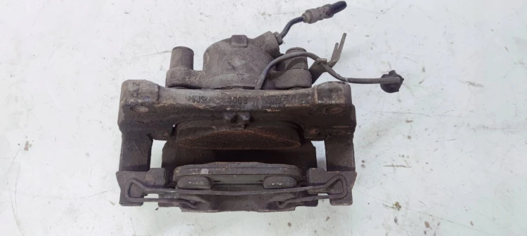 ZACISK HAMULCOWY LEWY AUDI A4 B9 A5 8W05 0315
