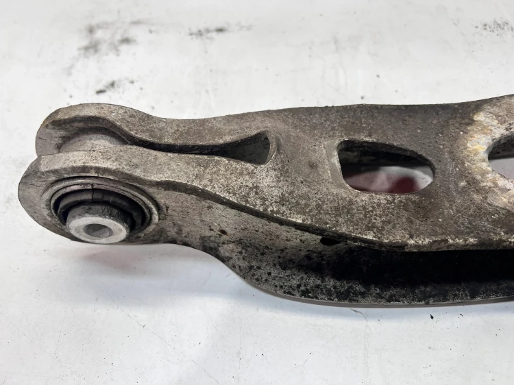 WAHACZ DRĄŻEK LEWY PRAWY TYŁ AUDI A4 B9 8W0505311E