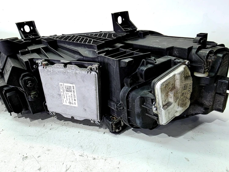 REFLEKTOR LAMPA PRZEDNIA LEWY PRZÓD FULL LED AUDI Q7 4M 4M0941033A 20/26