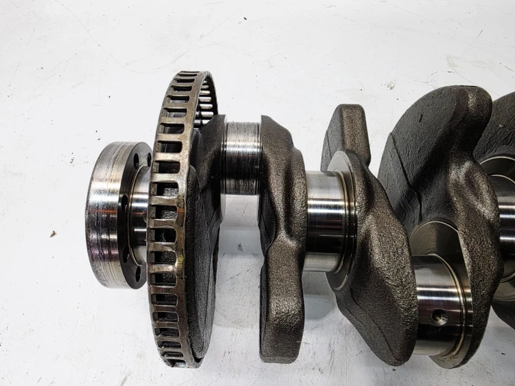 WAŁ KORBOWY AUDI VOLKSWAGEN SEAT SKODA 2.0 TFSI TSI CCZ 06HN 3/26 ZATARTY