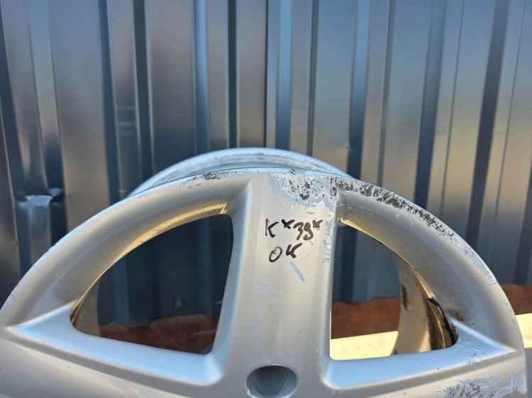 FELGA ALUMINIOWA VW SEAT SKODA AUDI 7.5J R17 ET45 4F0601025AF K*38* OK