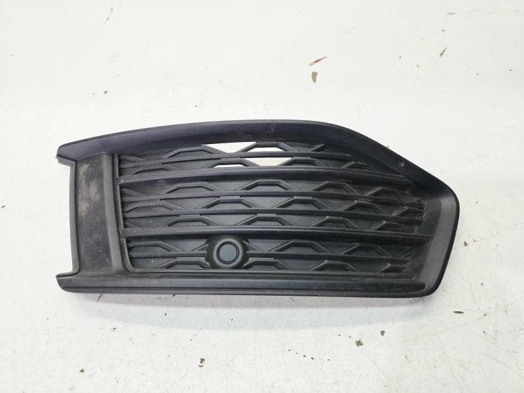 KRATKA ATRAPA ZAŚLEPKA ZDERZAKA LEWA AUDI A6 C8 4K0807681