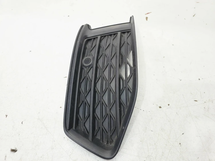 KRATKA ATRAPA ZAŚLEPKA ZDERZAKA LEWA AUDI A6 C8 4K0807681