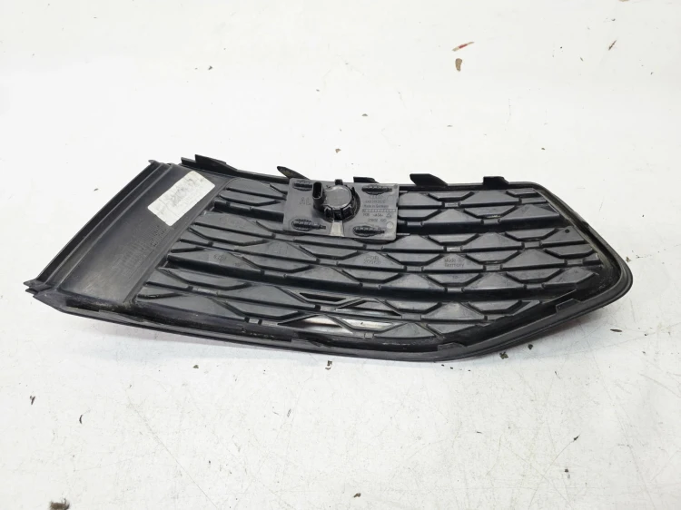 KRATKA ATRAPA ZAŚLEPKA ZDERZAKA LEWA AUDI A6 C8 4K0807681
