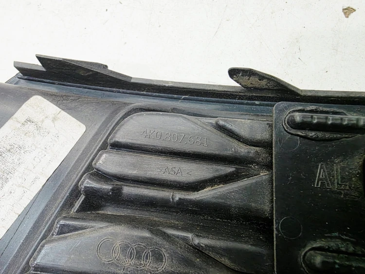 KRATKA ATRAPA ZAŚLEPKA ZDERZAKA LEWA AUDI A6 C8 4K0807681