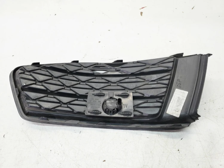 KRATKA ATRAPA ZAŚLEPKA ZDERZAKA LEWA AUDI A6 C8 4K0807681