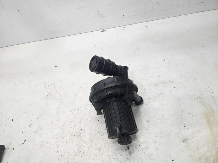 POMPA POWIETRZA WTÓRNEGO AUDI A3 S3 R32 BMJ 022959253 022131083K