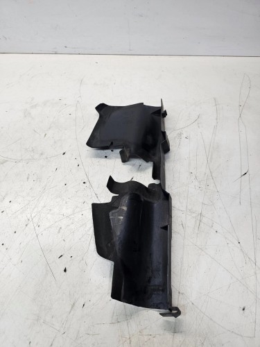 KIEROWNICA POWIETRZA PRAWA AUDI A3 8P 8P0121284E