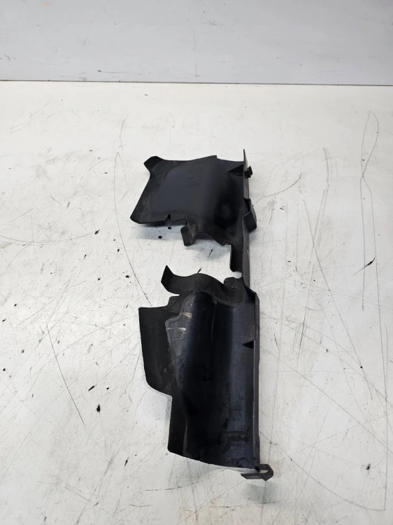KIEROWNICA POWIETRZA PRAWA AUDI A3 8P 8P0121284E