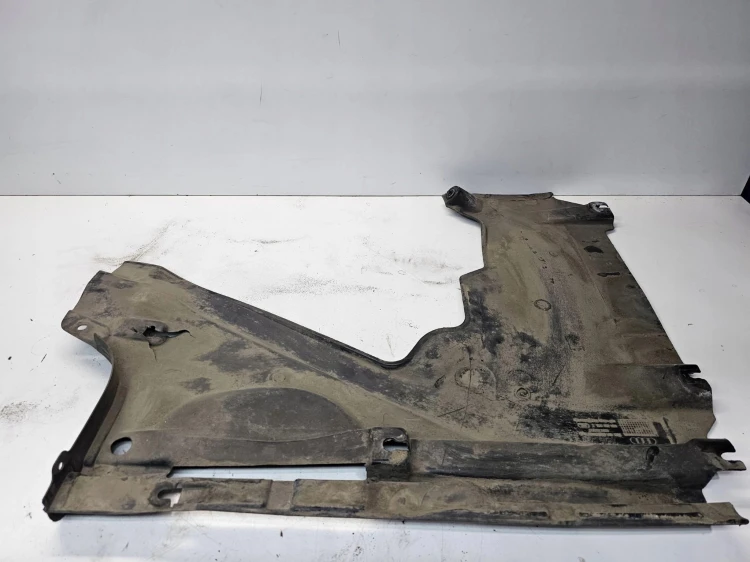 OSŁONA PODWOZIA TYŁ AUDI A4 B9 8W0825216E