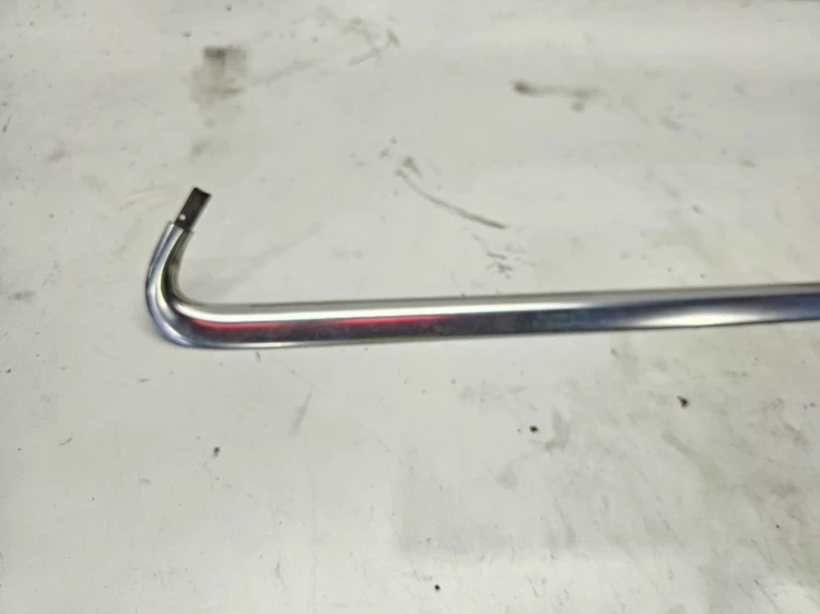 LISTWA KAROSERYJNA CHROM SZYBY PRAWY TYŁ AUDI A4 B7 AVANT 8E9853346C