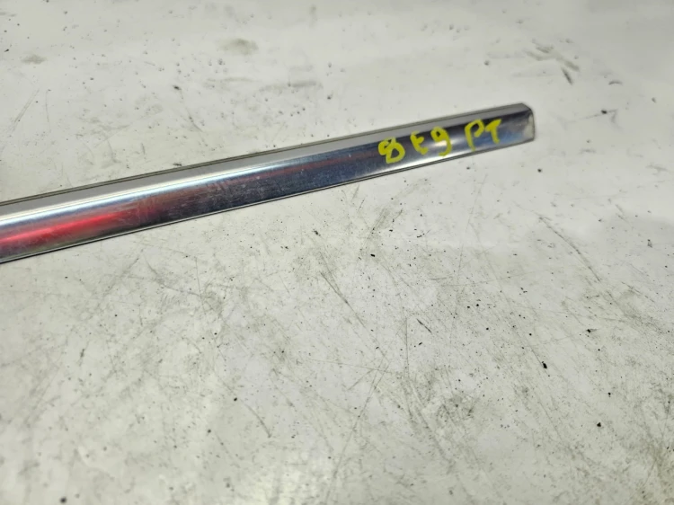 LISTWA KAROSERYJNA CHROM SZYBY PRAWY TYŁ AUDI A4 B7 AVANT 8E9853346C