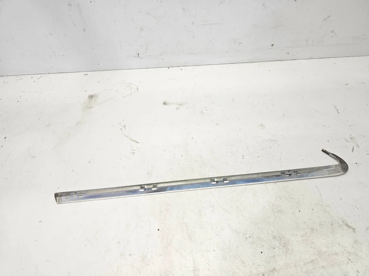 LISTWA KAROSERYJNA CHROM SZYBY PRAWY TYŁ AUDI A4 B7 AVANT 8E9853346C