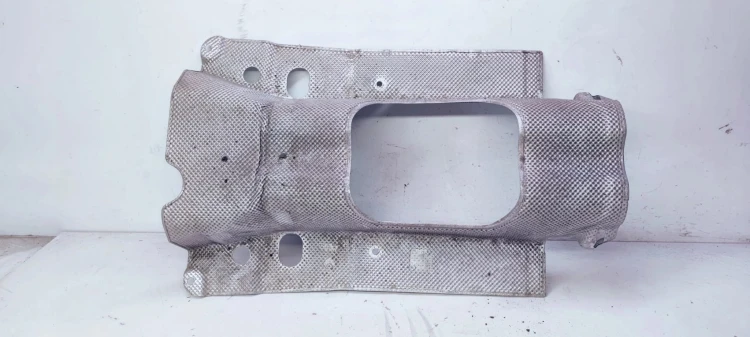 OSŁONA TERMICZNA WYDECHU AUDI A8 D4 4H4825671 E F