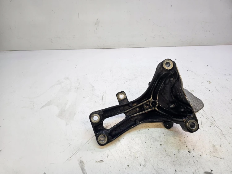ŁAPA SILNIKA PRAWA AUDI A4 B8 A5 Q5 8K0199308BJ