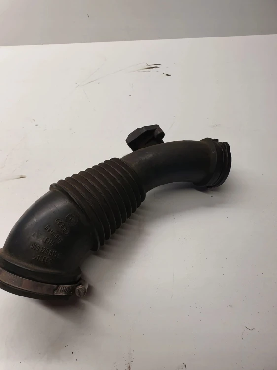 RURA SSĄCA POWIETRZA AUDI A4 B8 A5 Q5 059129615E