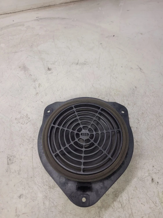 GŁOŚNIK BOCZKA TYŁ AUDI A1 8X 3-DRZWI 8X0035411