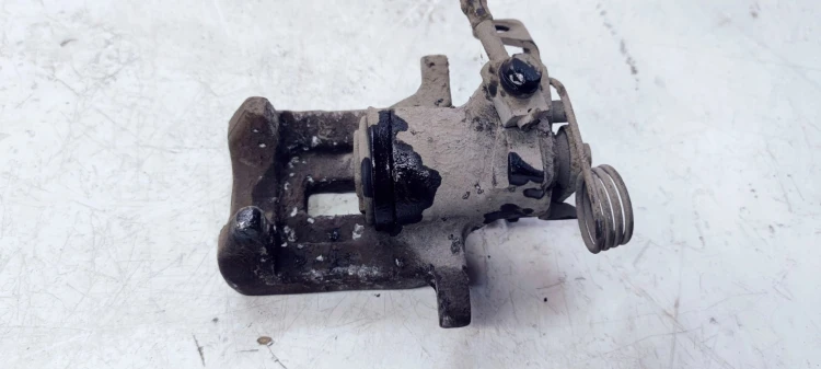 ZACISK HAMULCOWY PRAWY TYŁ AUDI A6 C5 SPRAWNY