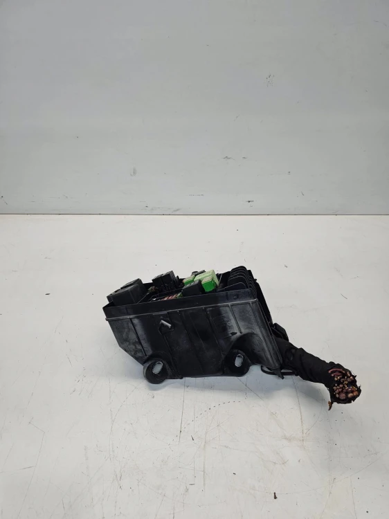 SKRZYNKA BEZPIECZNIKÓW AUDI Q3 8U VW 5Q0907361C