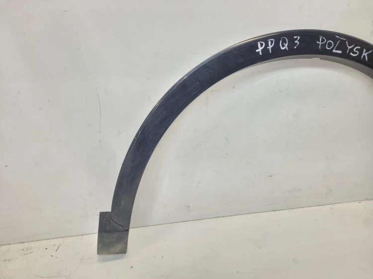 LISTWA Z BŁOTNIKA NAKŁADKA PRAWY PRZÓD AUDI Q3 8U 8U0853718A POŁYSK