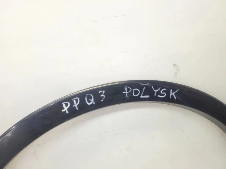 LISTWA Z BŁOTNIKA NAKŁADKA PRAWY PRZÓD AUDI Q3 8U 8U0853718A POŁYSK