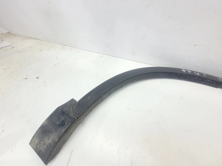 LISTWA Z BŁOTNIKA NAKŁADKA PRAWY PRZÓD AUDI Q3 8U 8U0853718A POŁYSK