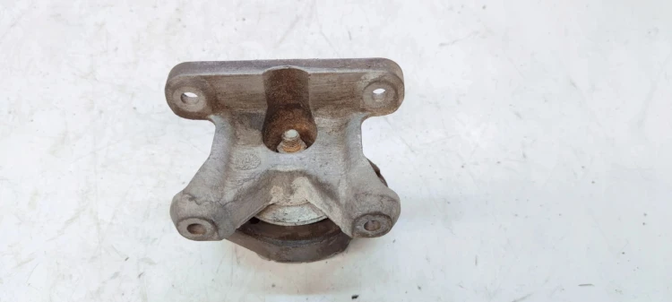 ŁAPA PODUSZKA SKRZYNI AUDI A4 B6 B7 8E0399115F