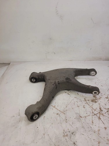 WAHACZ PRAWY TYŁ DOLNY AUDI Q5 8R 8R0505312F