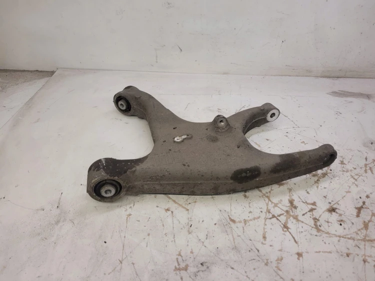 WAHACZ PRAWY TYŁ DOLNY AUDI Q5 8R 8R0505312F
