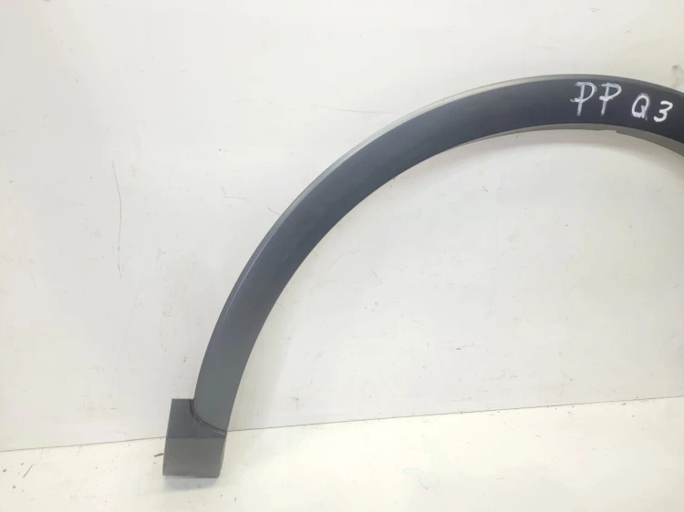LISTWA Z BŁOTNIKA NAKŁADKA PRAWY PRZÓD AUDI Q3 8U 8U0853718A SZARA