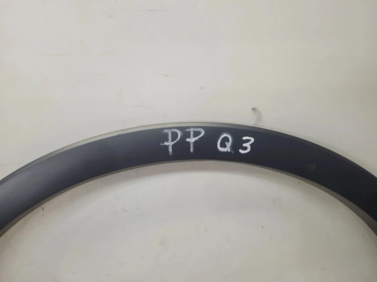 LISTWA Z BŁOTNIKA NAKŁADKA PRAWY PRZÓD AUDI Q3 8U 8U0853718A SZARA