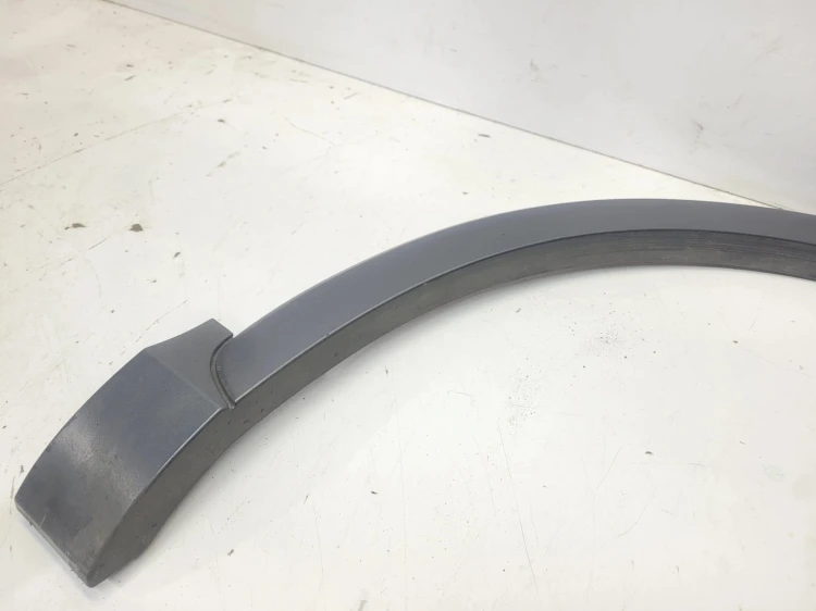 LISTWA Z BŁOTNIKA NAKŁADKA PRAWY PRZÓD AUDI Q3 8U 8U0853718A SZARA