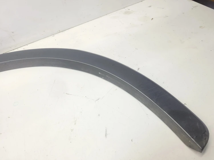 LISTWA Z BŁOTNIKA NAKŁADKA PRAWY PRZÓD AUDI Q3 8U 8U0853718A SZARA