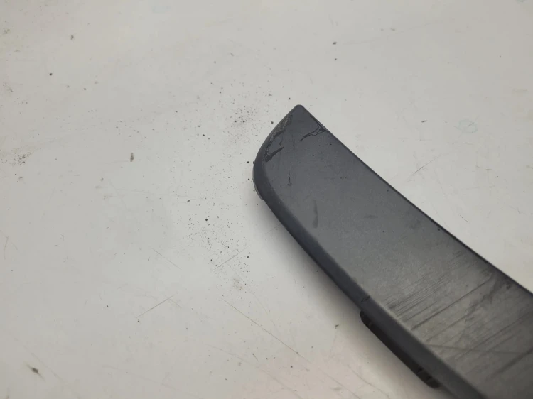 LISTWA Z BŁOTNIKA NAKŁADKA PRAWY PRZÓD AUDI Q3 8U 8U0853718A SZARA