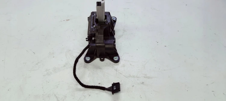 WYBIERAK LEWAREK AUTOMAT AUDI A6 C8 4K1713041H