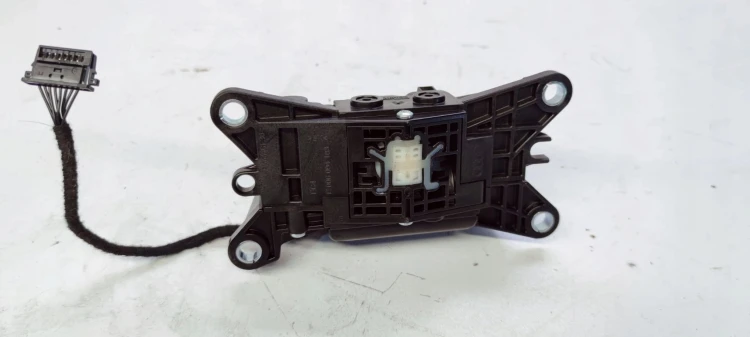 WYBIERAK LEWAREK AUTOMAT AUDI A6 C8 4K1713041H
