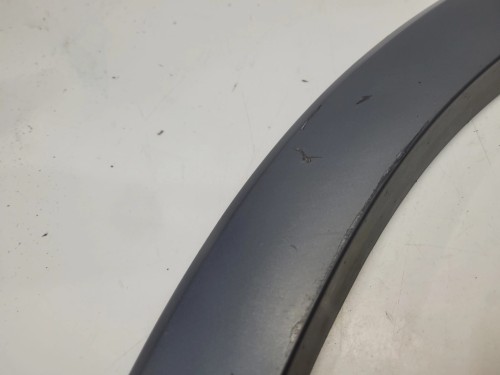 LISTWA Z BŁOTNIKA NAKŁADKA LEWY PRZÓD AUDI Q3 8U 8U0853717A SZARA
