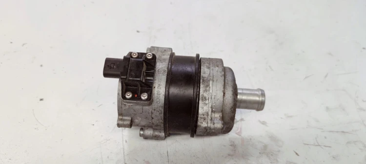 POMPA OBIEGU WODY ZAWÓR AUDI A4 A5 Q7 4M0965567A