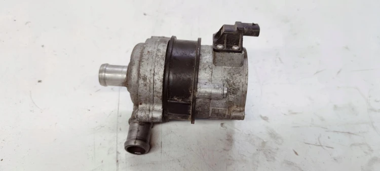 POMPA OBIEGU WODY ZAWÓR AUDI A4 A5 Q7 4M0965567A