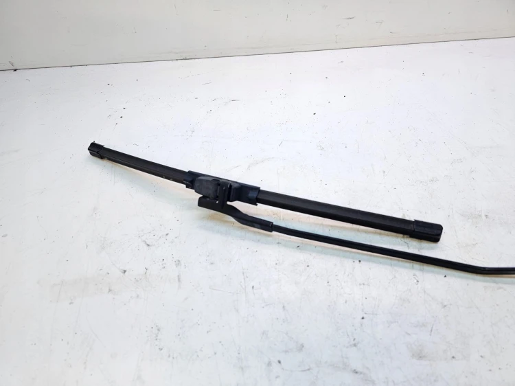 RAMIĘ WYCIERACZKI PRAWE AUDI A3 8P 8P1955410D